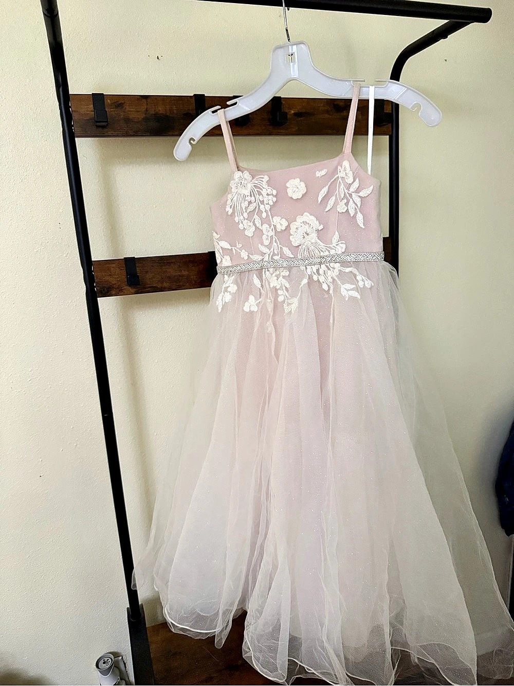 DB Studio Floral Tulle Dress in Pink Size 6 Like New